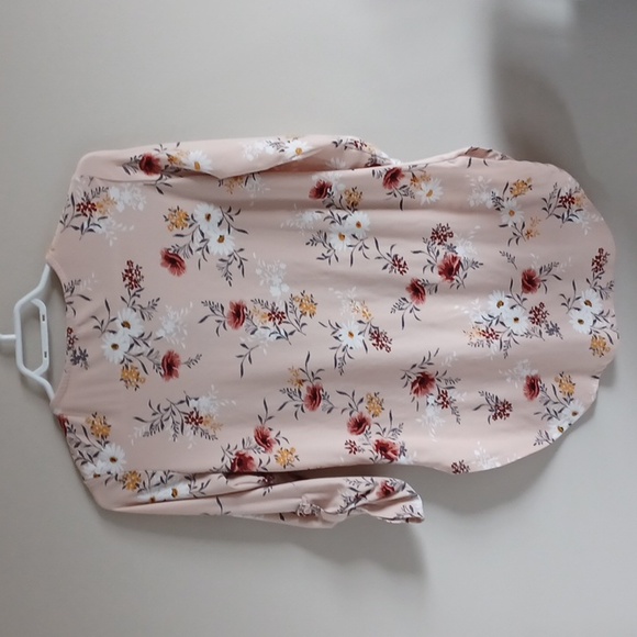 Ardene 3/4 sleeve floral top - Picture 3 of 3